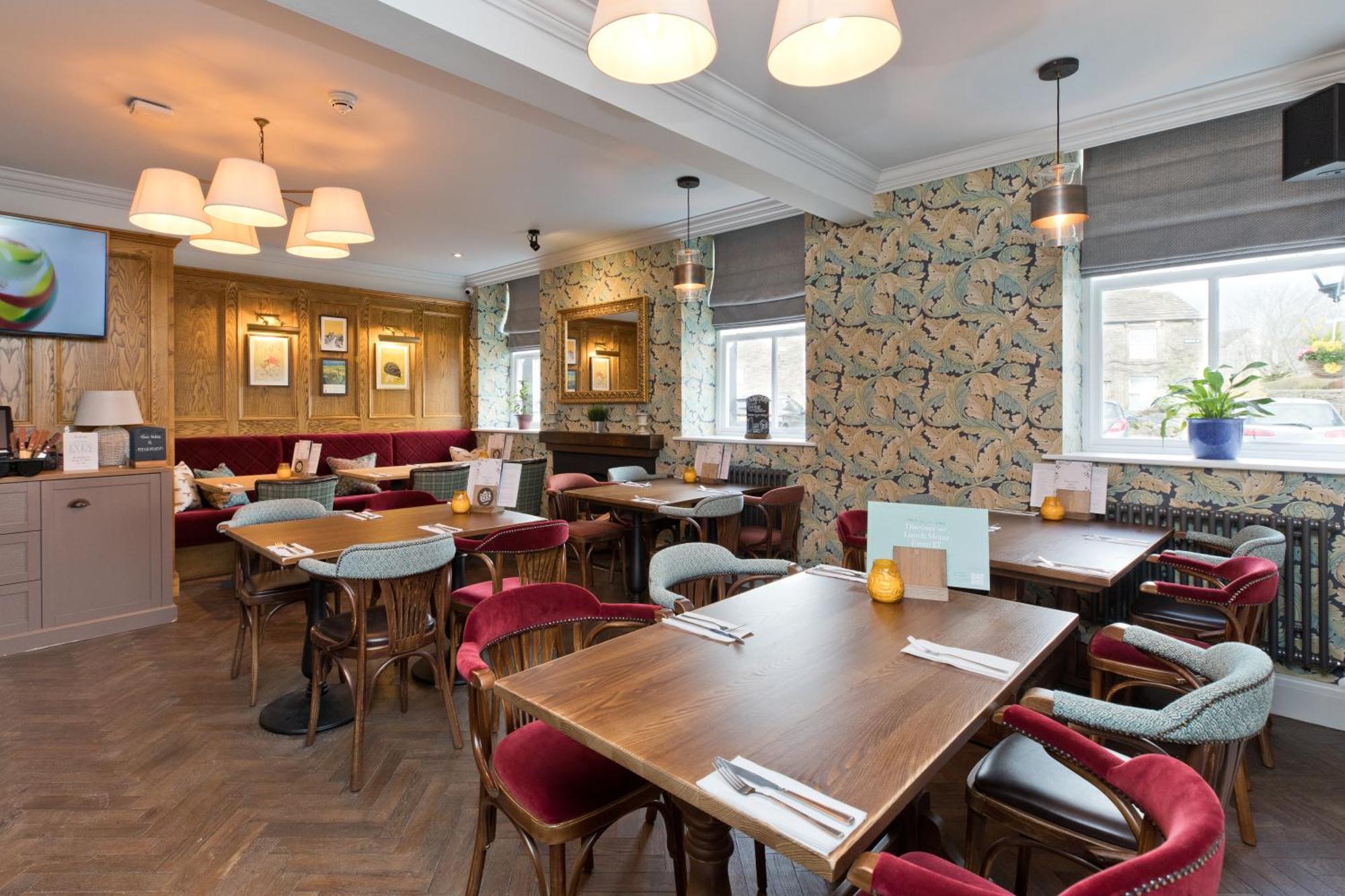 Old Swan Hotel Gargrave Bagian luar foto